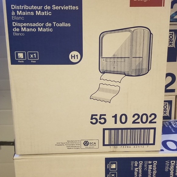 Paper towel dispensers - Picture 1 of 1